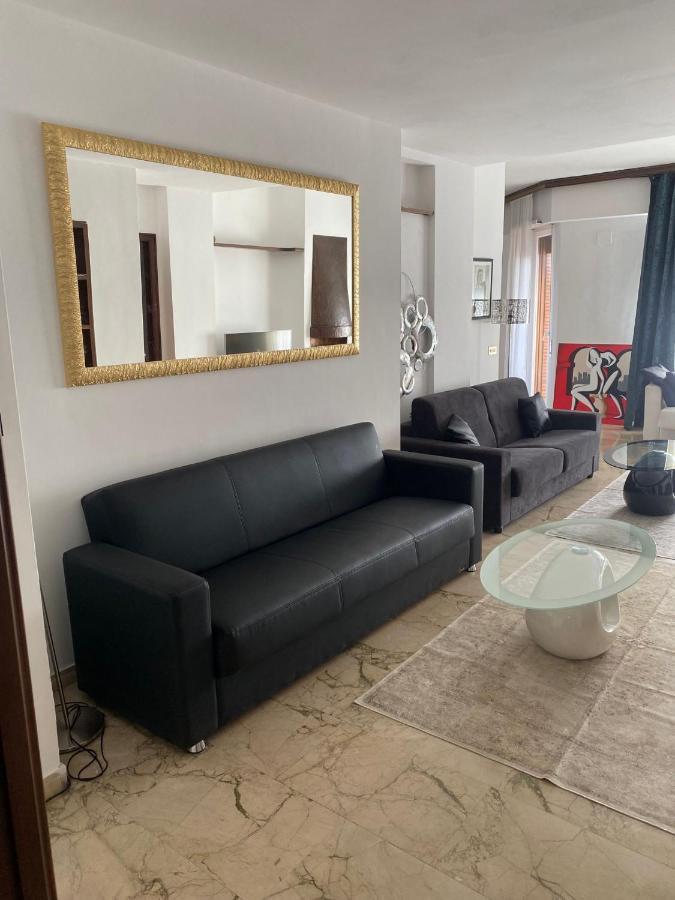 Eur Centro Lux Apartment Con Camino Rom Exterior foto
